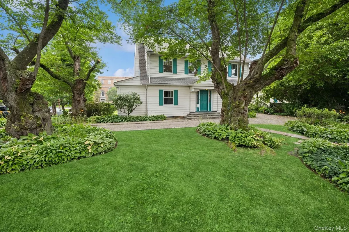 Yonkers, NY 10705,32 aka 26 Beechwood TER