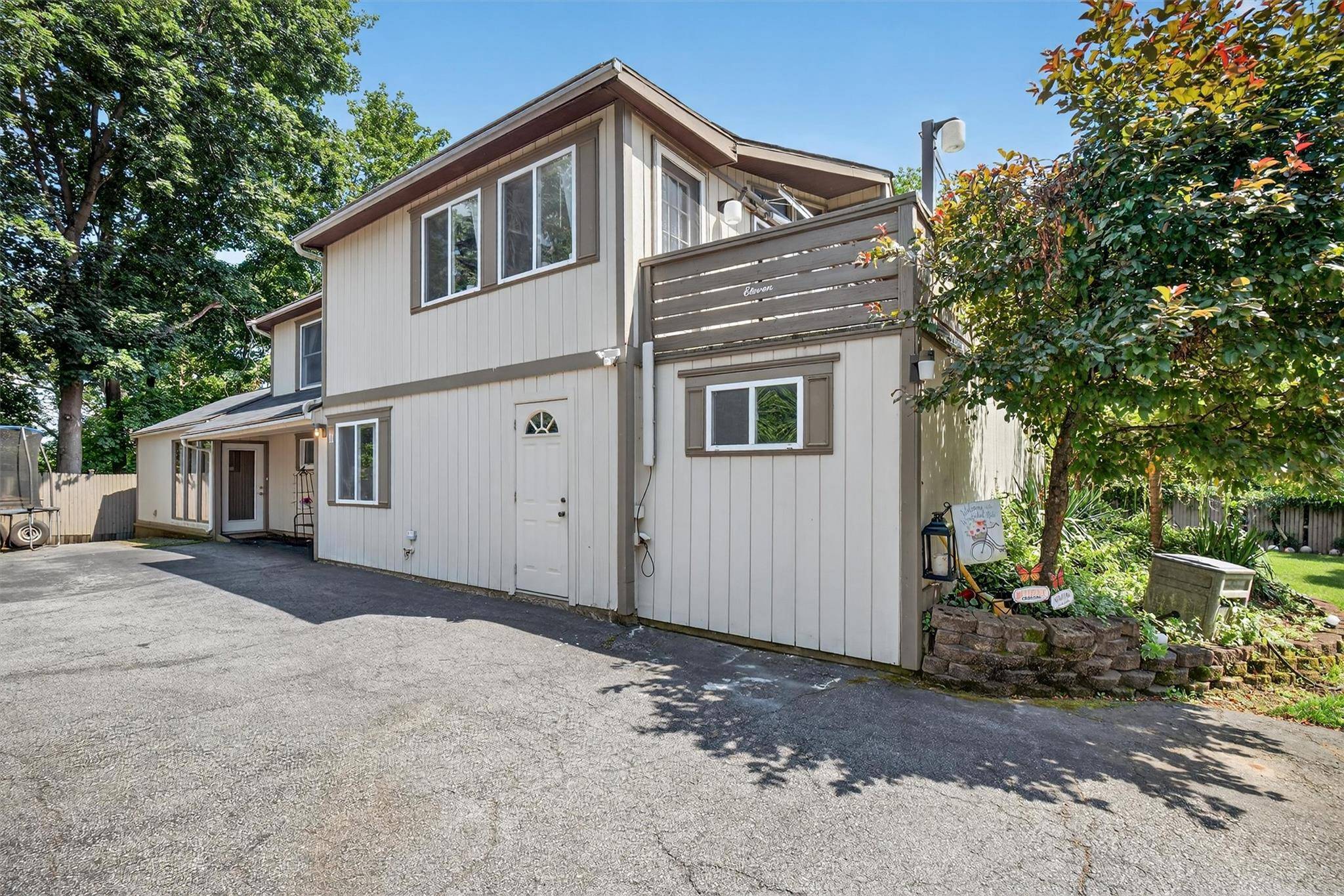 Peekskill, NY 10566,11 Beverly LN