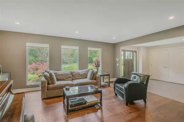 Woodbury, NY 11797,15 Turret LN