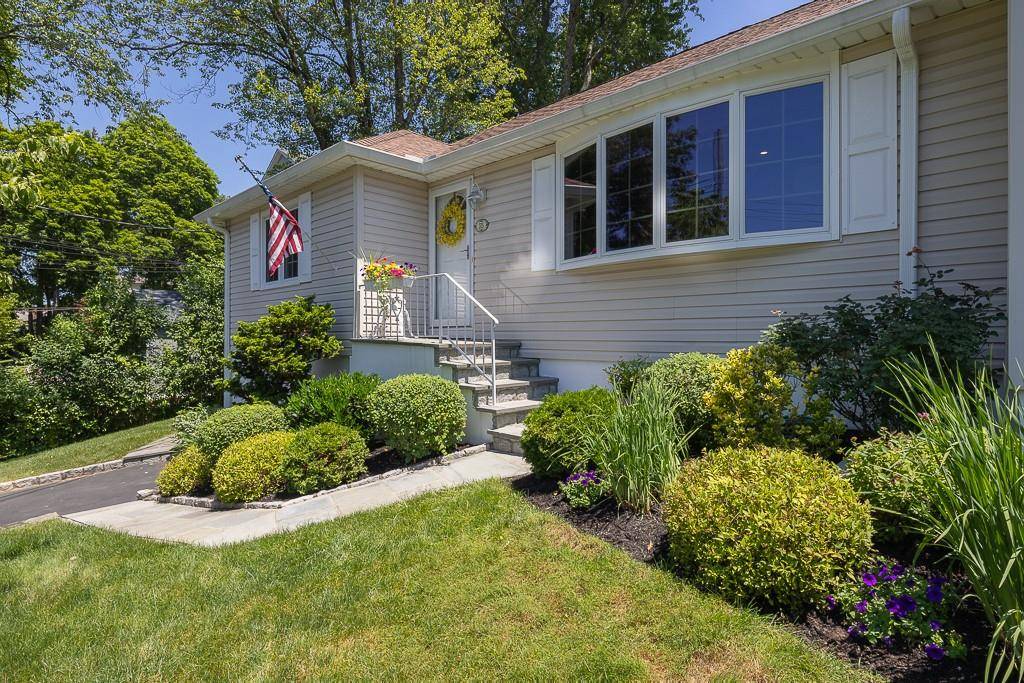 Thornwood, NY 10594,55 Bainbridge AVE