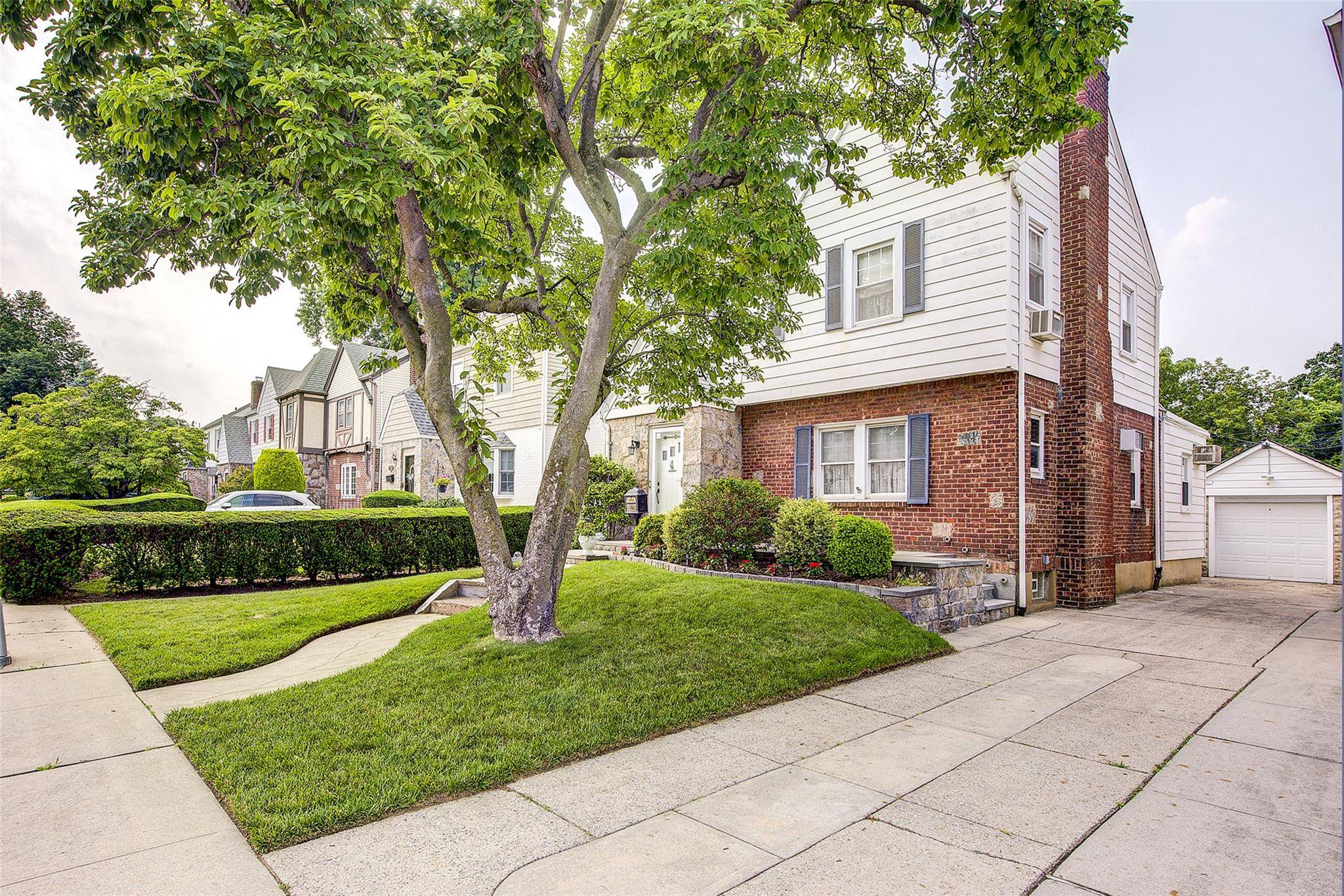 Whitestone, NY 11357,163-49 15th DR