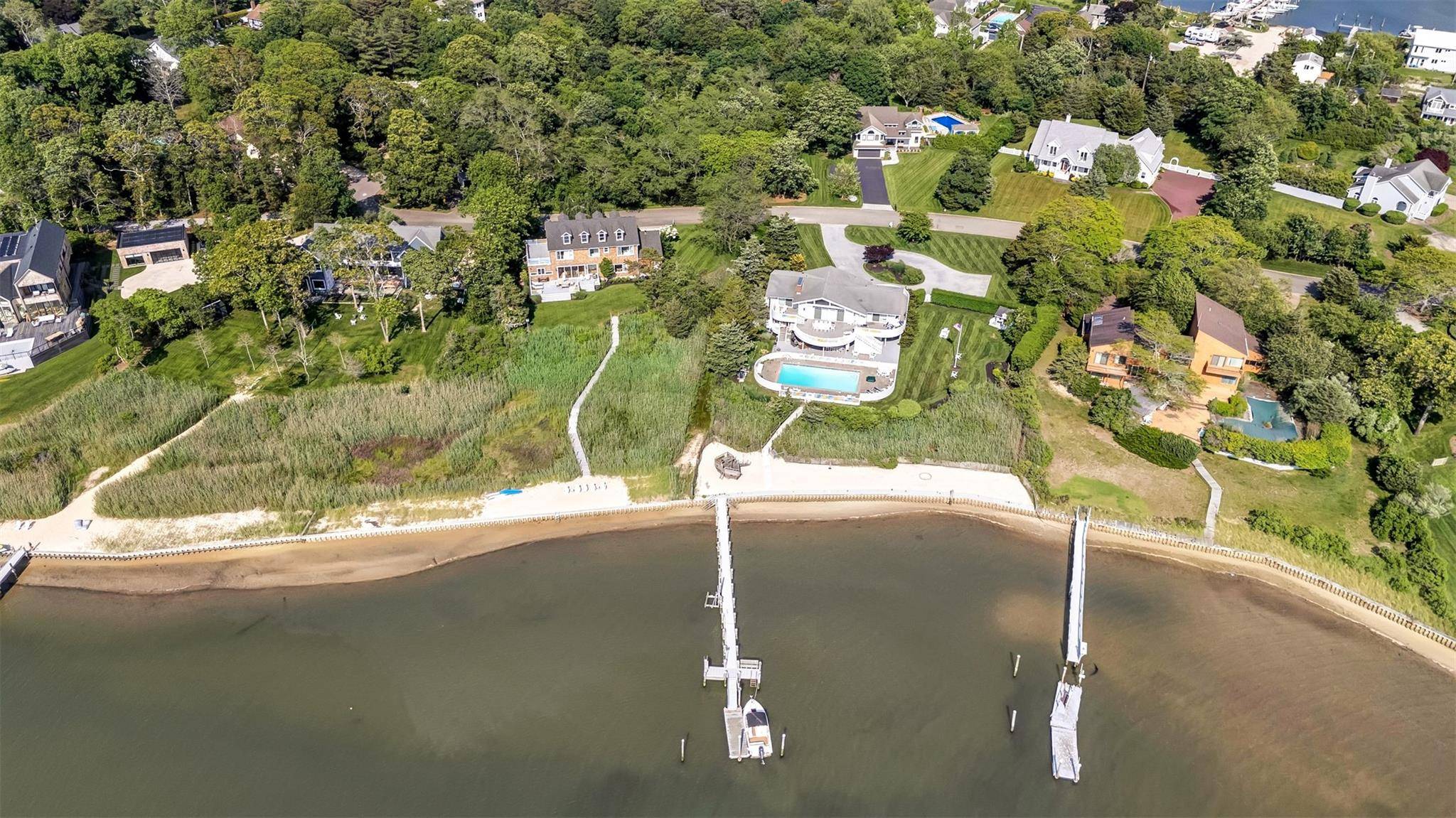 Hampton Bays, NY 11946,6 Windermere Close