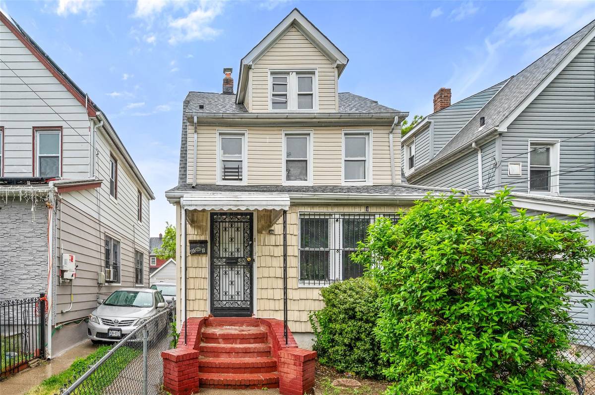 Queens Village, NY 11429,21511 111th RD