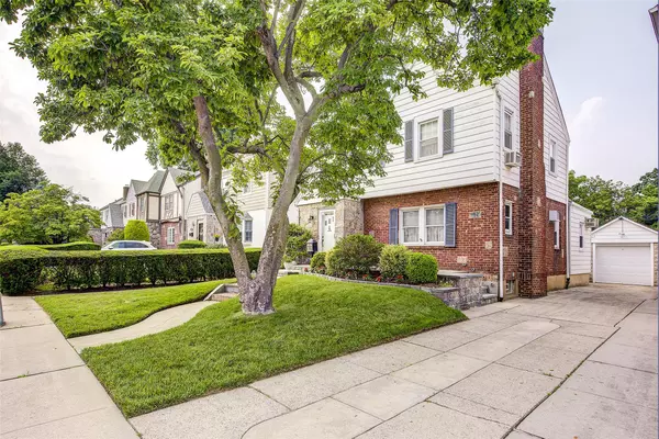 Whitestone, NY 11357,163 15th DR