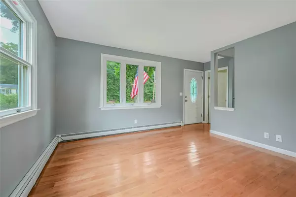Aquebogue, NY 11931,357 Church LN
