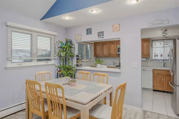 Wantagh, NY 11793,2953 Bluepoint CT