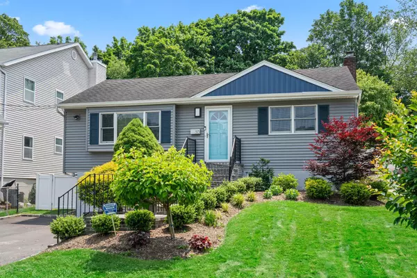 Huntington, NY 11743,30 Chestnut ST