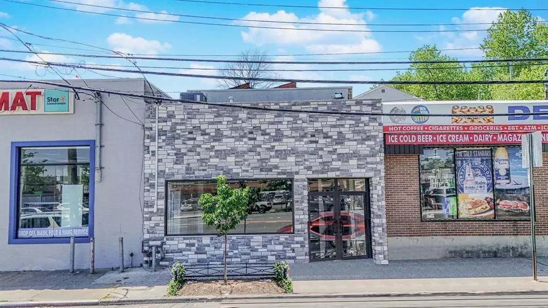 956 Richmond AVE, Staten Island, NY 10314