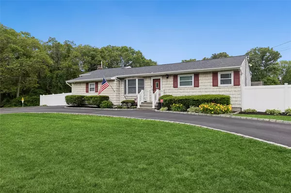 Holtsville, NY 11742,2 Rockaway ST