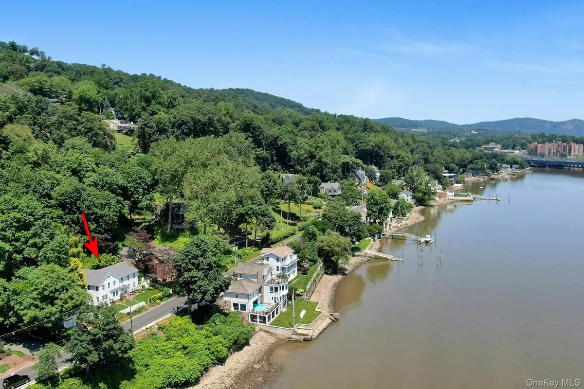Nyack, NY 10960,115 River RD