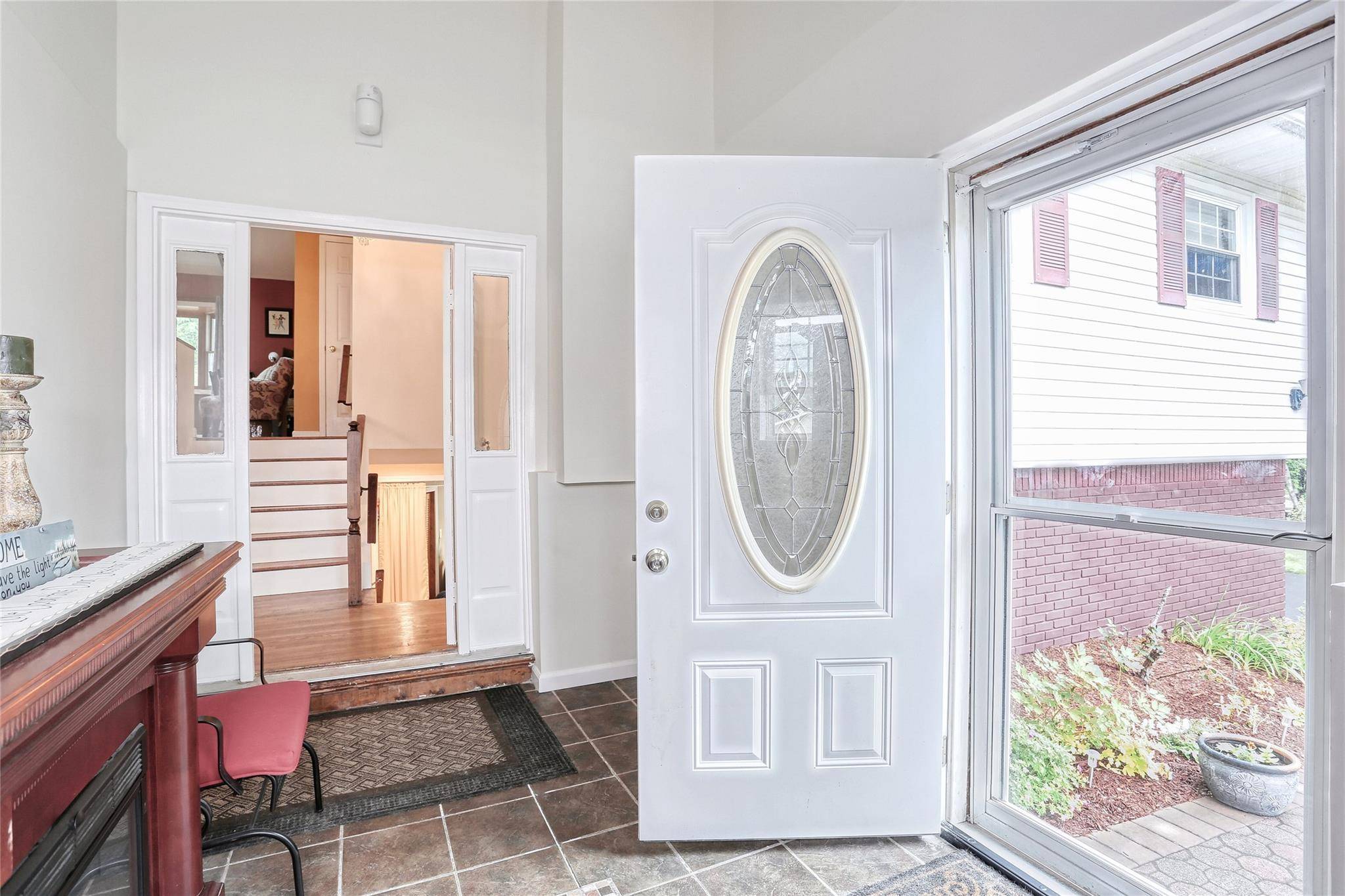 Spring Valley, NY 10977,24 Oxford CT