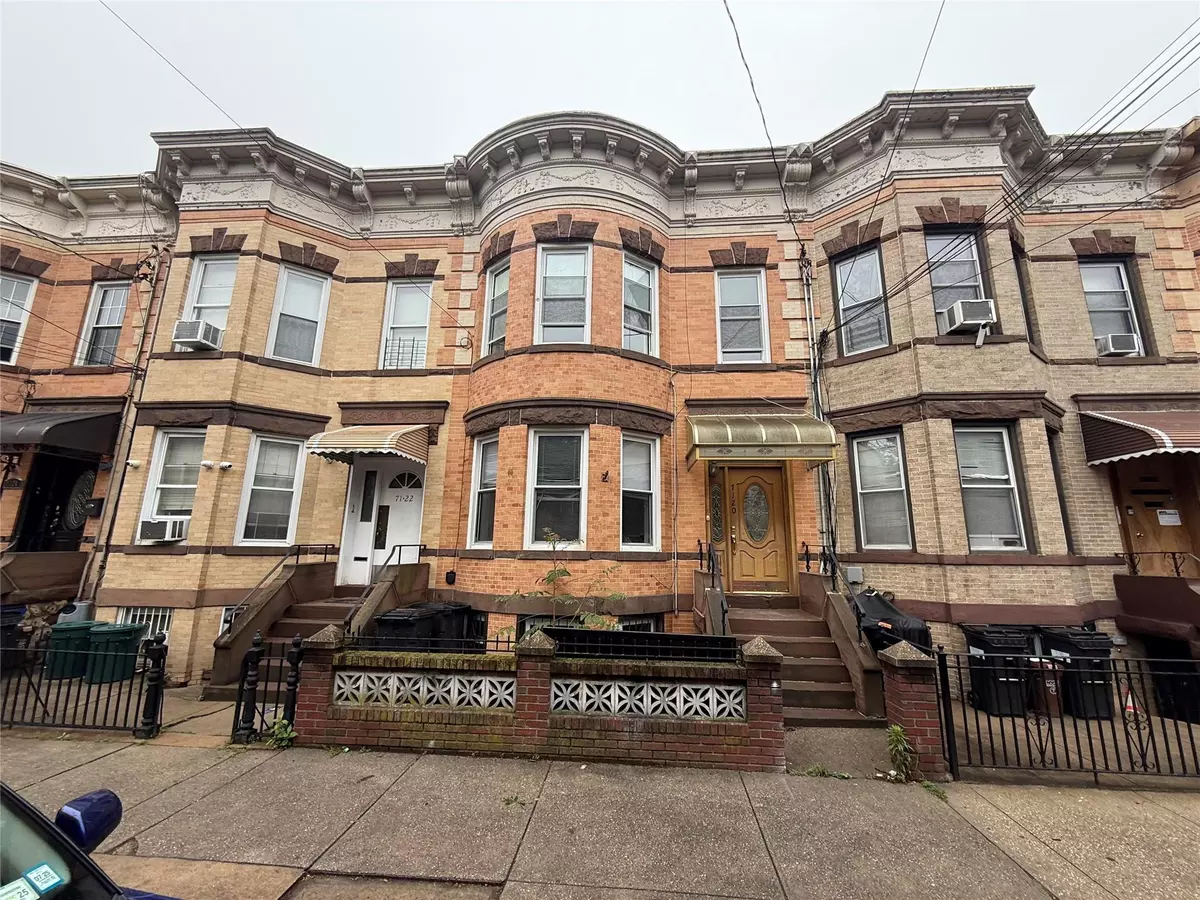 Glendale, NY 11385,7120 66th PL