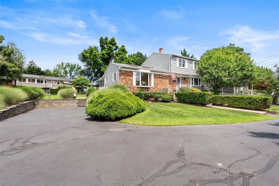 2 Ridge ST, Garnerville, NY 10923