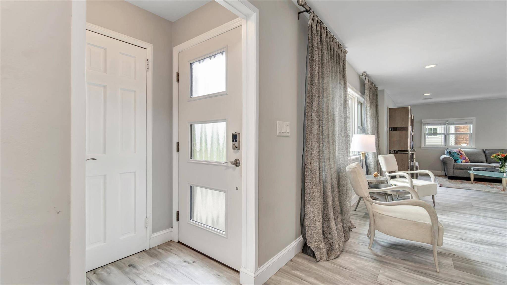 Massapequa, NY 11758,20 Margaret RD