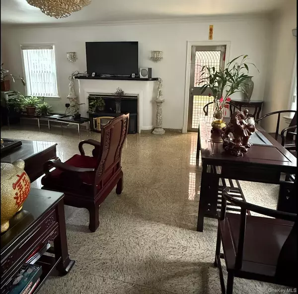 Flushing, NY 11354,146-28 BAYSIDE AVE