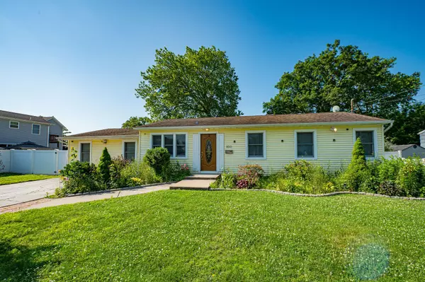 800 Peconic AVE, West Babylon, NY 11704