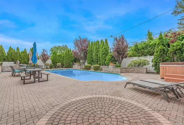Old Bethpage, NY 11804,156 Haypath RD