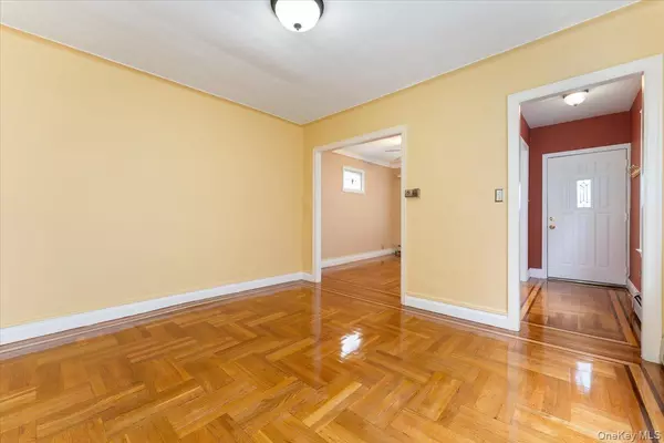 Bronx, NY 10465,3183 Waterbury AVE