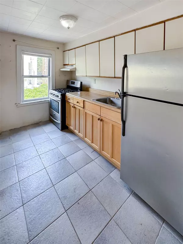Astoria, NY 11105,19-23 23rd RD