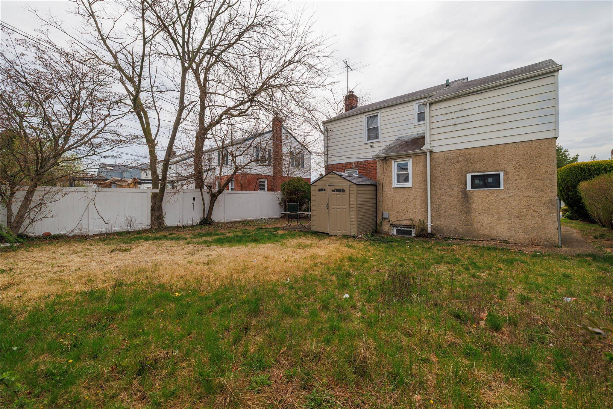 Elmont, NY 11003,66 Nassau ST