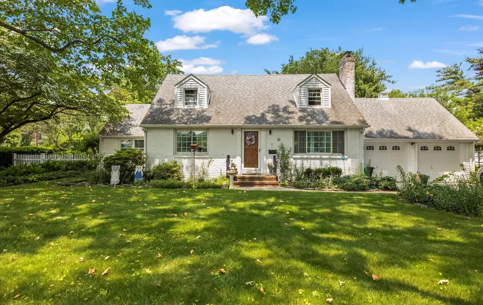 51 Wickey AVE, Westbury, NY 11590