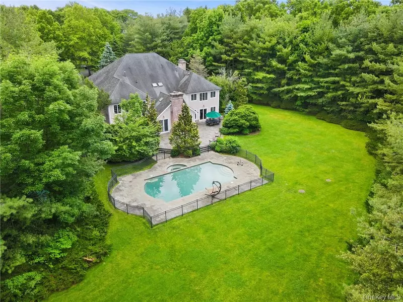 9 Lincoln Woods, Purchase, NY 10577