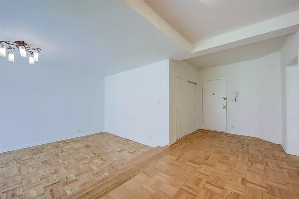 Rego Park, NY 11374,98-22 63 DR #1D