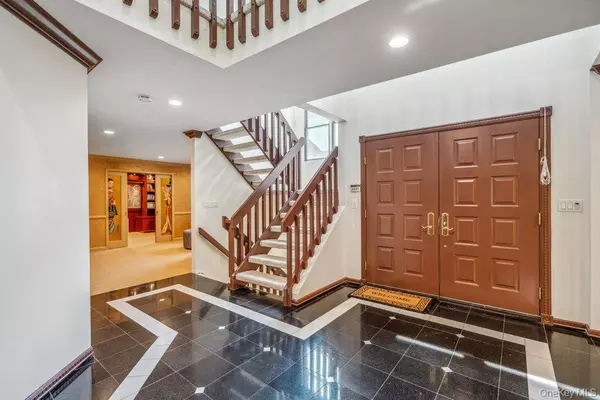Jericho, NY 11753,43 Hunt DR