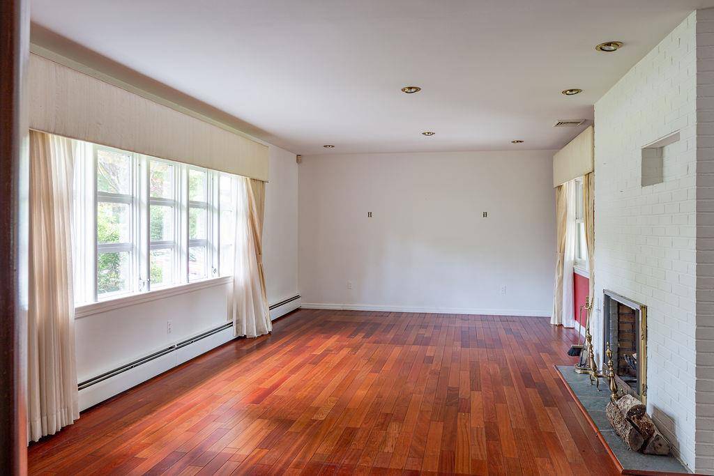 Ellenville, NY 12428,7 Camp ST