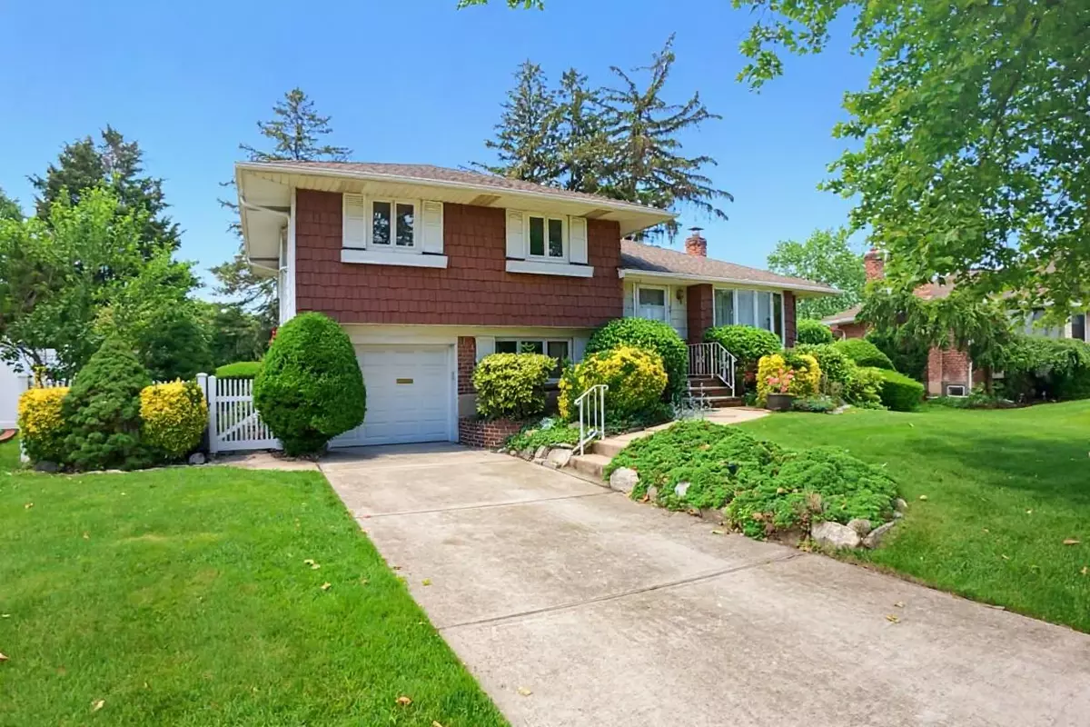 Plainview, NY 11803,15 Lane AVE