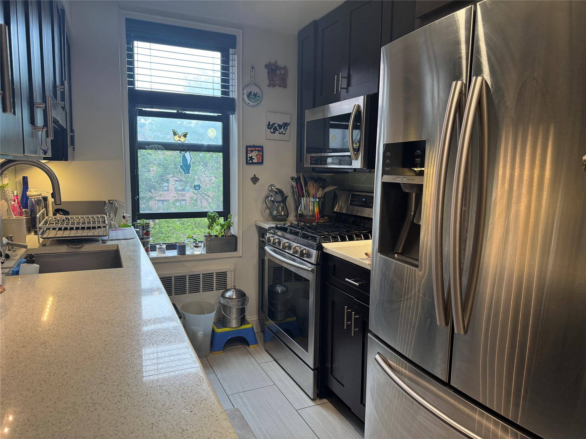 Jackson Heights, NY 11372,33-27 91st Street #5F