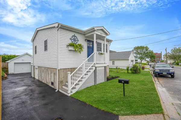 Lindenhurst, NY 11757,830 Ocean ST