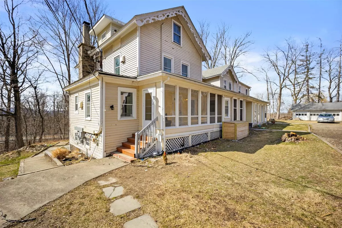 Rhinebeck, NY 12572,67 Old Albany Post RD #2