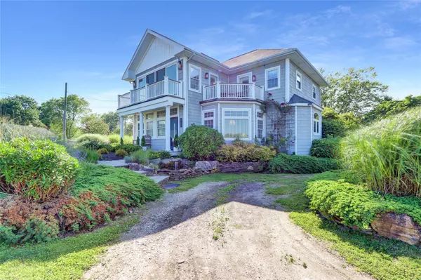 458 Riviera DR, Mastic Beach, NY 11951