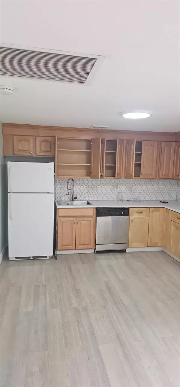 Medford, NY 11763,88 Matsunaye DR