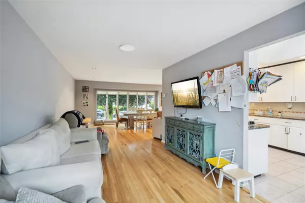 Plainview, NY 11803,11 Robin LN