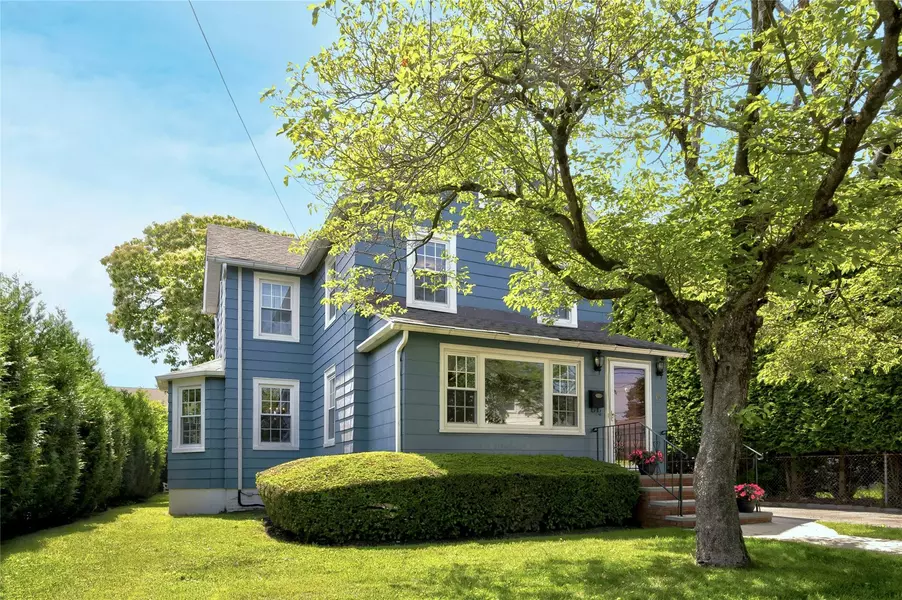 10 Cross ST, Port Washington, NY 11050