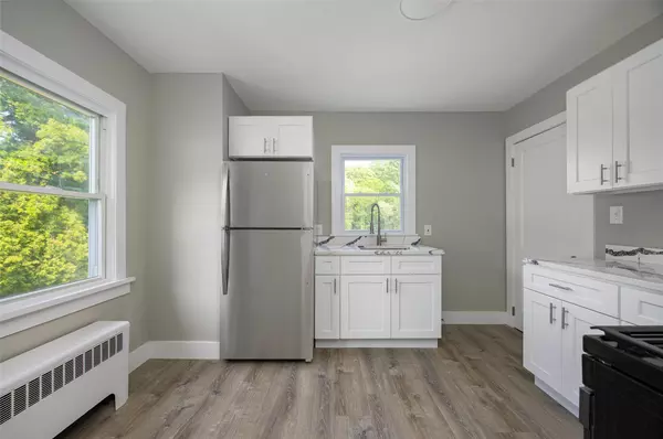 New Paltz, NY 12561,756 Floyd Ackert RD