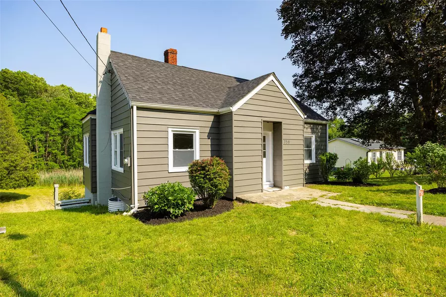 756 Floyd Ackert RD, New Paltz, NY 12561