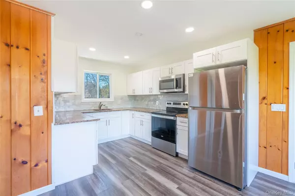 Southold, NY 11971,315 Lake DR