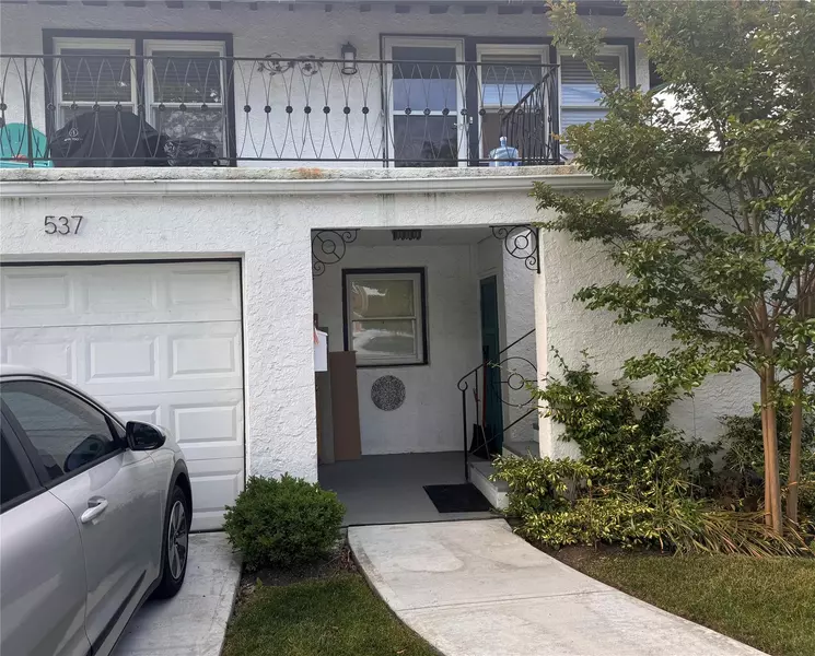 537 E Chester ST #Upper, Long Beach, NY 11561