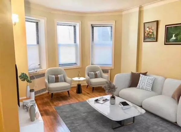 Jackson Heights, NY 11372,34-24 82nd ST #2
