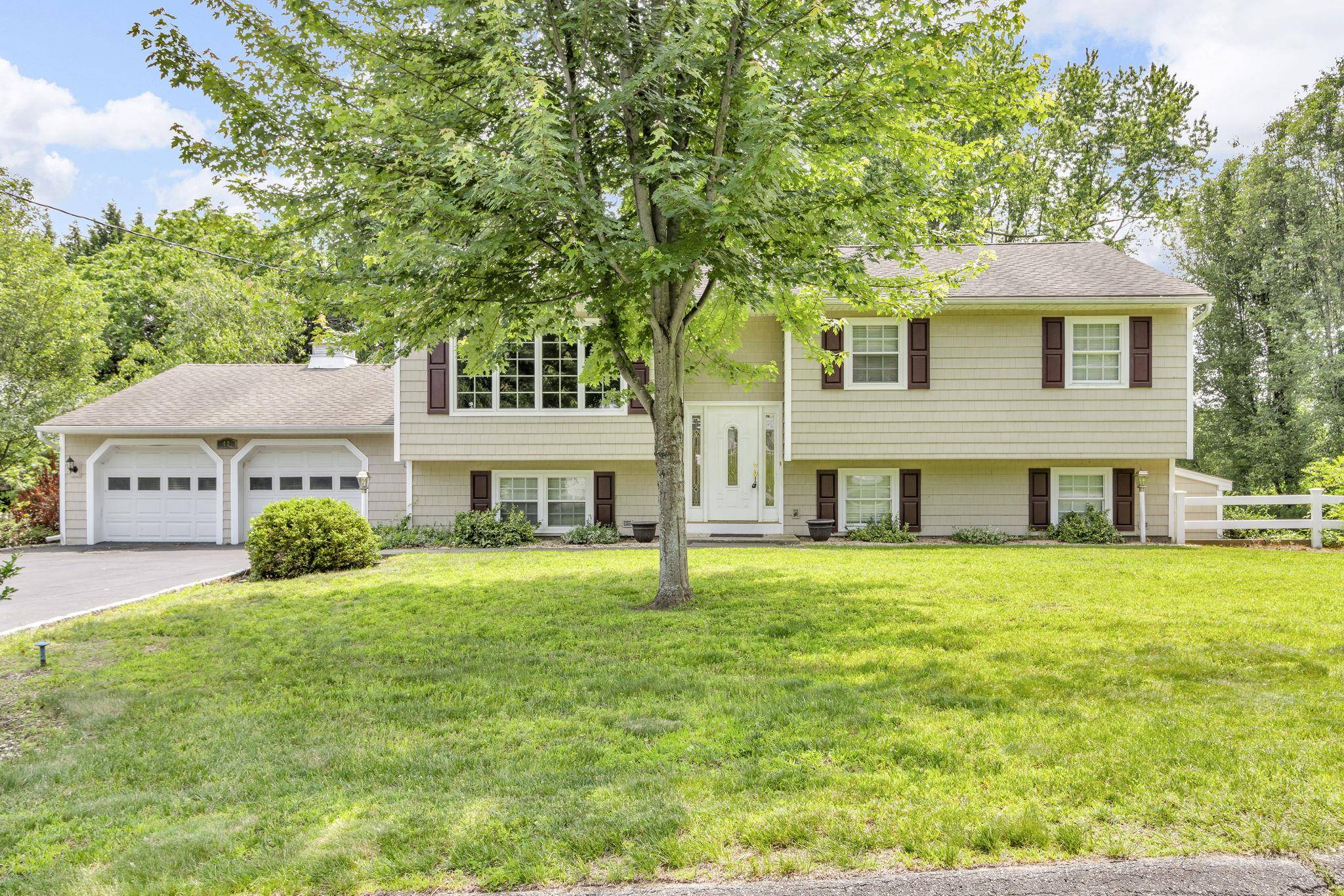 42 Robin DR, Carmel, NY 10512