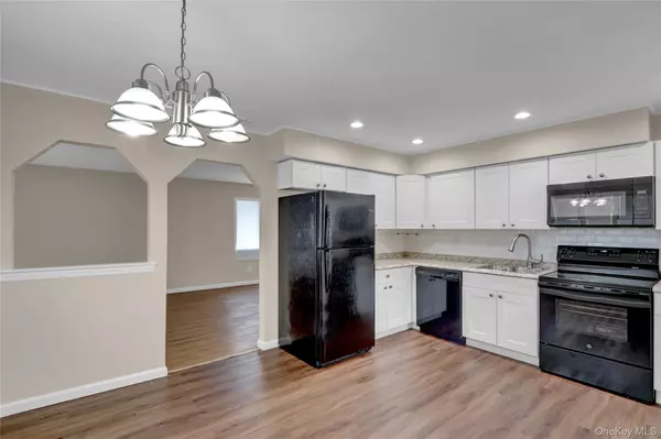 Mastic Beach, NY 11951,96 Biltmore DR