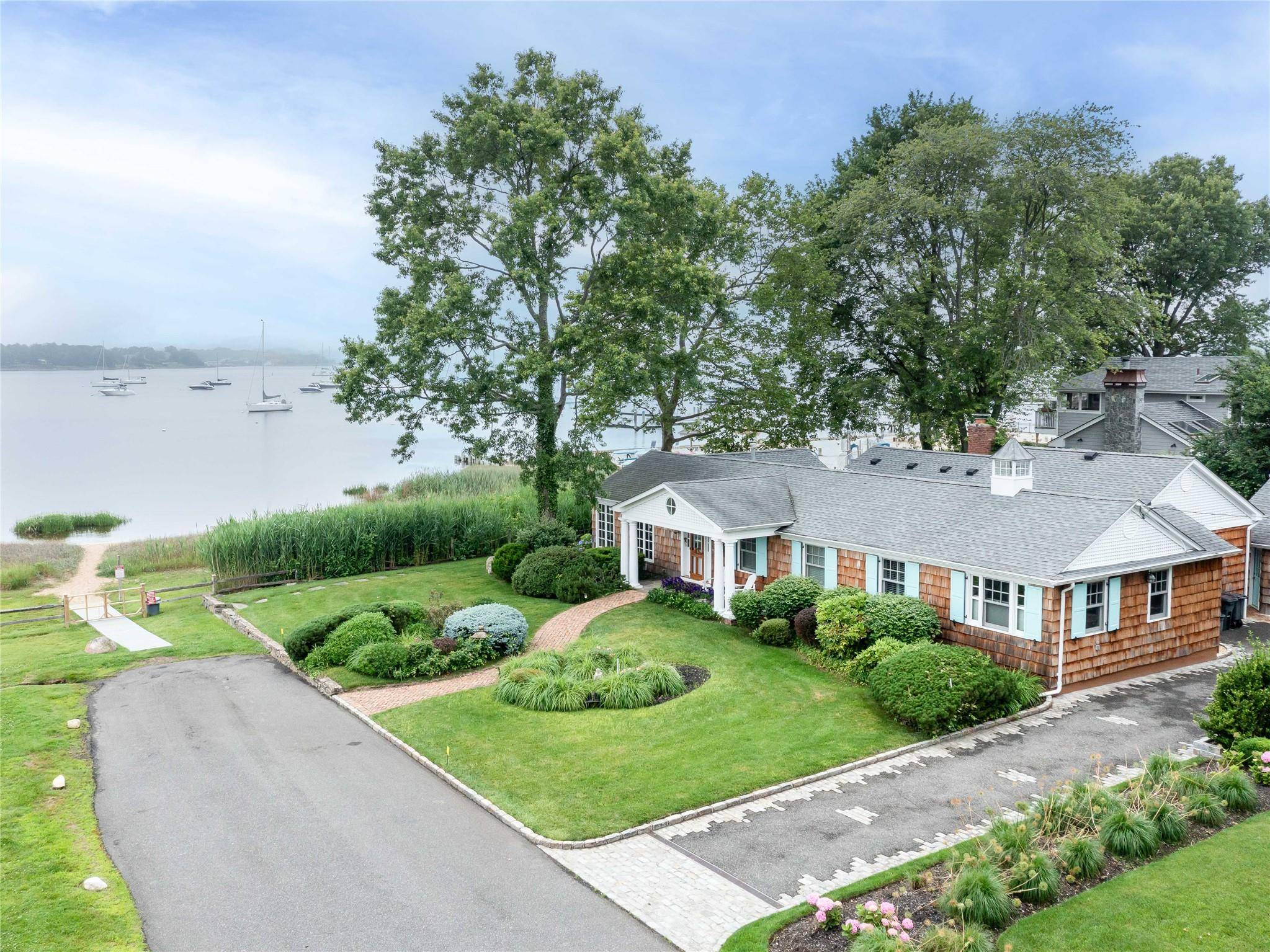 21 Secor DR, Port Washington, NY 11050