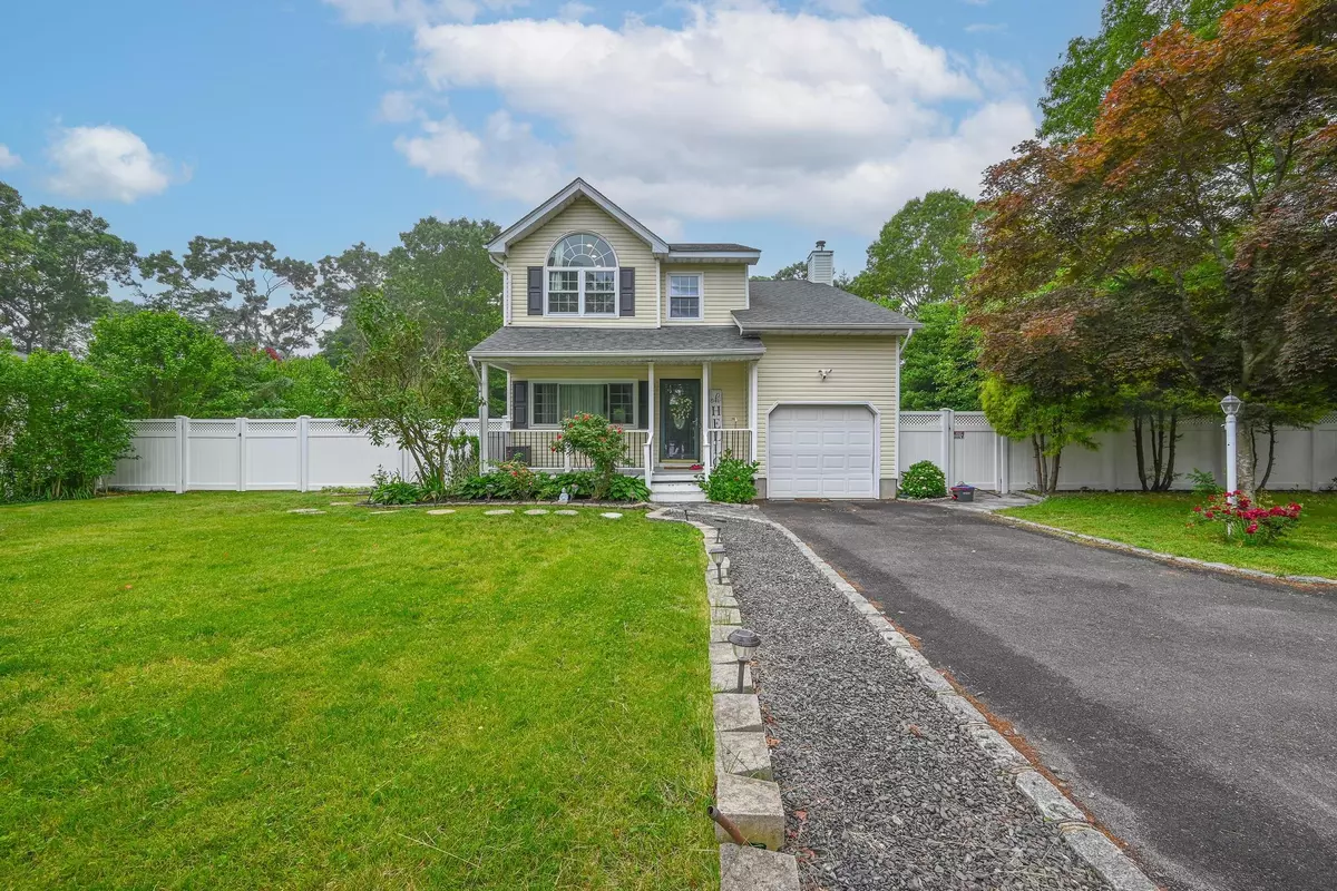 Mastic, NY 11950,204 Hawthorne ST