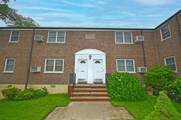 Little Neck, NY 11362,251-26 58th AVE #Upper