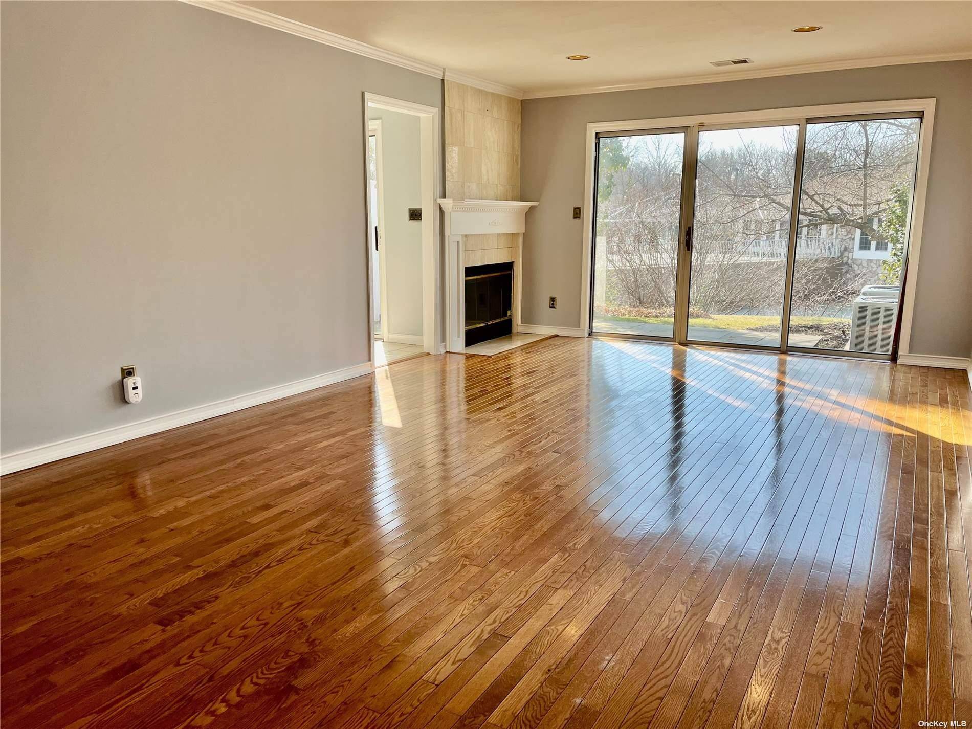 Holbrook, NY 11741,132 Fairfield DR