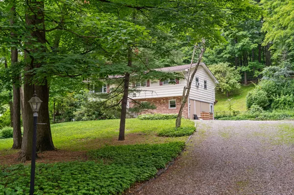 Cold Spring, NY 10516,39 Knollwood LN