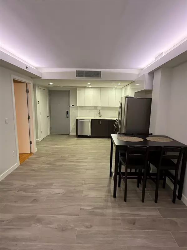 Fresh Meadows, NY 11366,158-16 79th AVE #204N